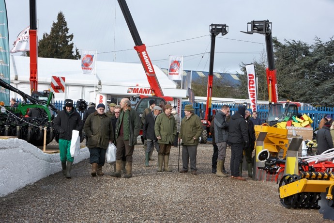 Manitou telehandlers at Doe Show 2015